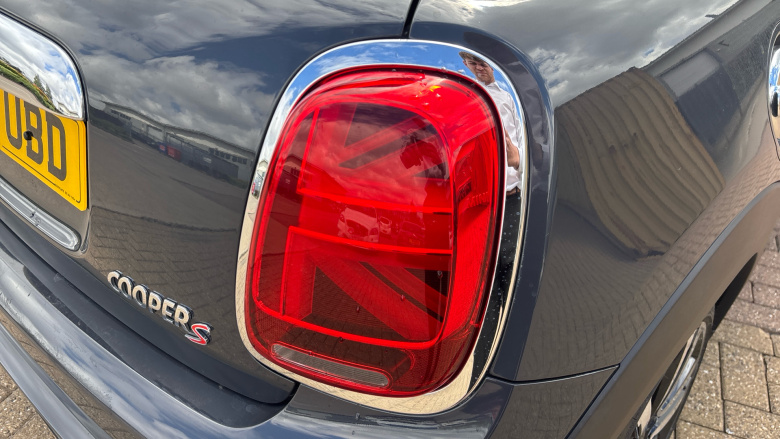 MINI Hatchback 2.0 Cooper S Exclusive II 3dr [Comfort/Nav Pack] Petrol Hatchback